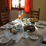 Bed and Breakfast Au Fil Des Saisons Sur La Wiels 3*
