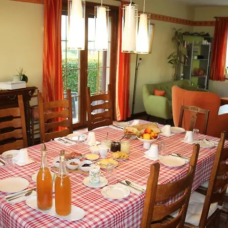 Au Fil Des Saisons Sur La Wiels Bed & Breakfast 3*